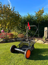 Lade das Bild in den Galerie-Viewer, Earthwise Spindelmäher 18" 7-Messer mit Fangkorb