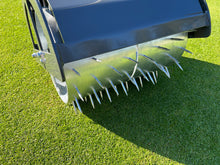 Lade das Bild in den Galerie-Viewer, Aerifizierwalze Master Lawn Spiker Sarel Roller