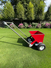 Lade das Bild in den Galerie-Viewer, Master Topdresser S75 | Rasenbesander - Besander